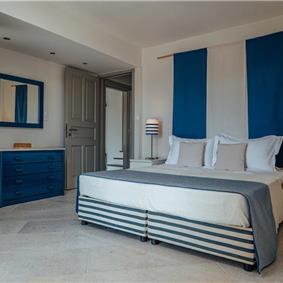 4 bedroom villa with pool, Paros, sleeps 8